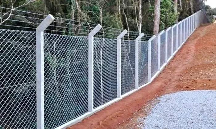 Telas por R$11,45m², Palanques de concreto, farpados, Baldrames e instalação *