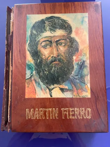 Livro Martin Fierro 1973, capa de madeira