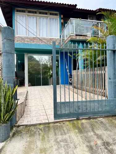 Aluga-se casa com 4 quartos na Diária Campeche