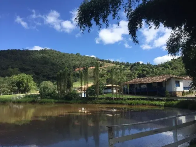 Magnífica Fazenda em Passa Tempo/MG com 125 hectares.