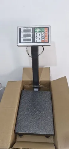 Balança comercial de plataforma com capacidade de até 200 kg