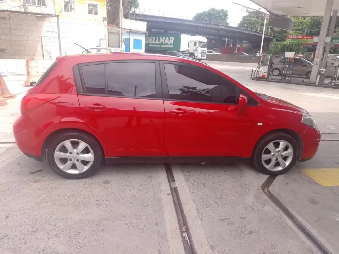 Nissan Tiida Sl com teto , GNV IPVA pago e revisado !!