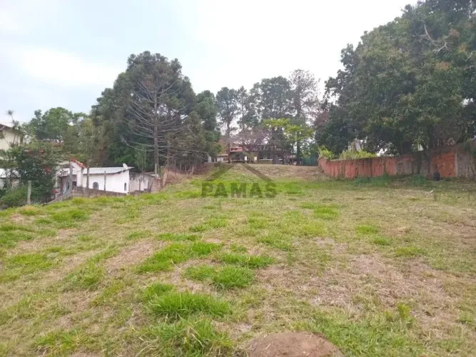 Terreno de frente para o lago no condomínio Chácaras do Lago, Vinhedo