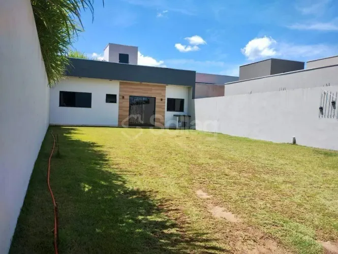 Casa térrea à venda em Louveira - interior de São Paulo.