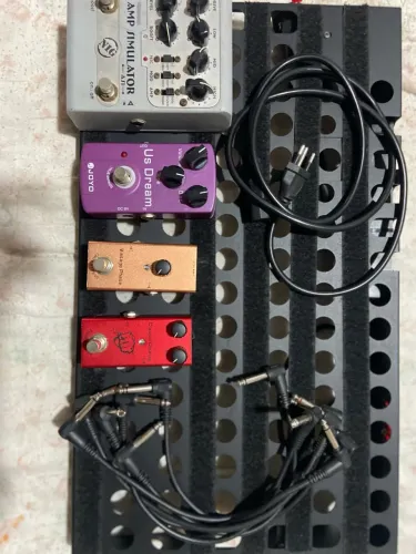 Pedalboard marca PULSE obs. Só  o pedaboard sem pedais!!!!!!