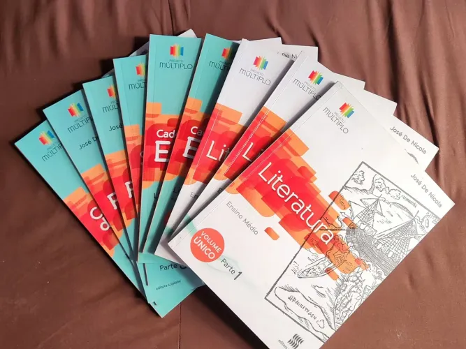 Livro didático Literatura - Projeto Multiplo Ensino Médio