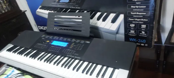 Teclado Caso WK 240 76 Teclas no Estilo Piano Seminovo 