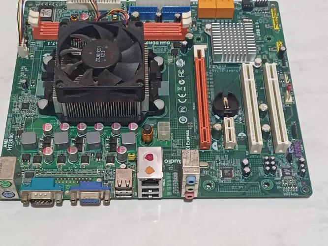 Kit Placa-Mãe AM3 HT2000