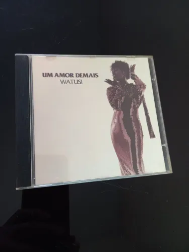 CD Um Amor Demais - Watusi