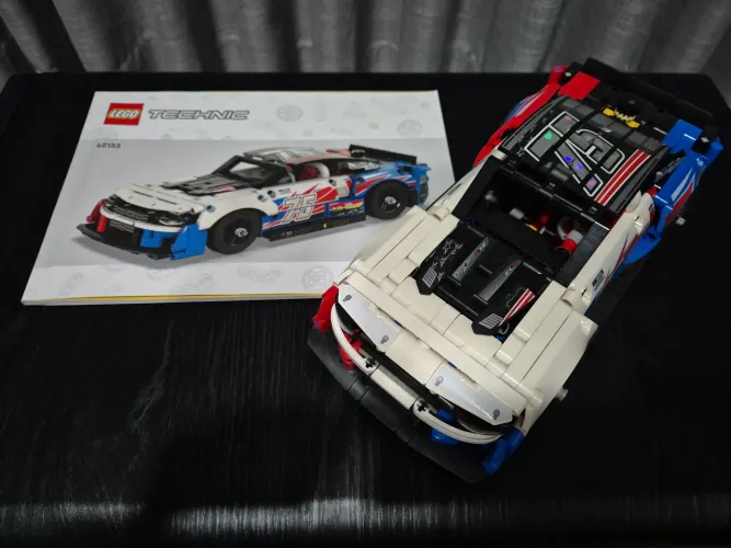 LEGO Technic - Chevrolet Camaro ZL1 kit completo.