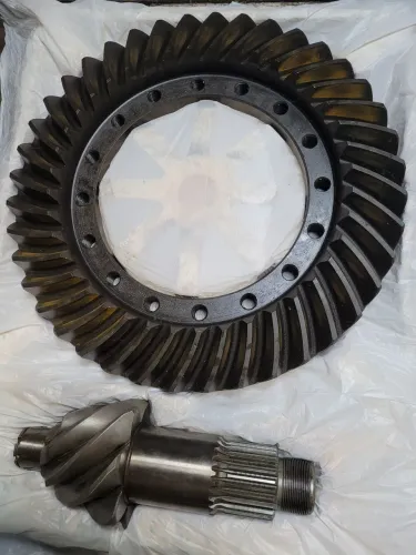 Coroa e pinhão marca ZF nova na caixa medida 7x40 para Mercedes 1513 1313 1113 