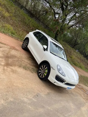 Porsche cayenne 2012