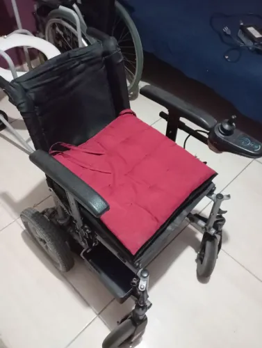 Cadeira de rodas motorizada