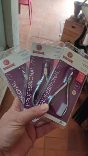 Alicate para cutícula Mundial 777 - Novo