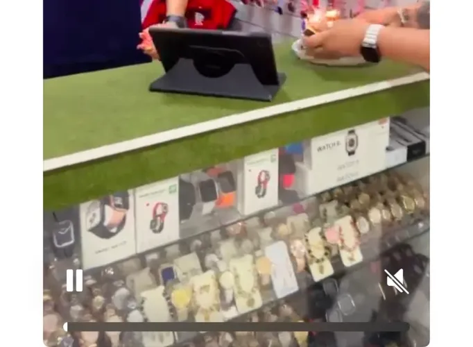 Balcão em MFV e vidro 