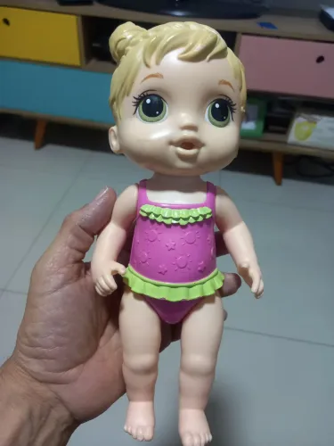Boneca Baby Alive de banho