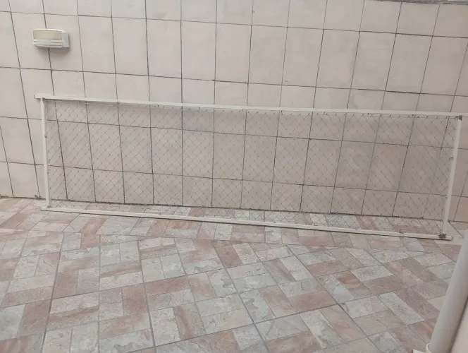 Cerca de piscina