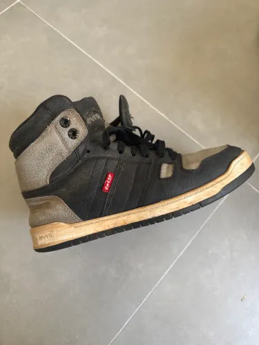 [39] Tênis Levis Original (tamanho 39 BR) preto/cinza