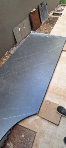 "Pedra" lâmina ultracompacta Pietra Grey