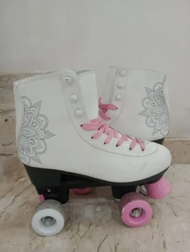 Patins Rollerblade Branco com Detalhes Florais