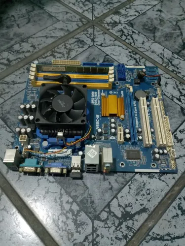 AM3 Athlon X2 WiFi 4GB DDR3 100%
