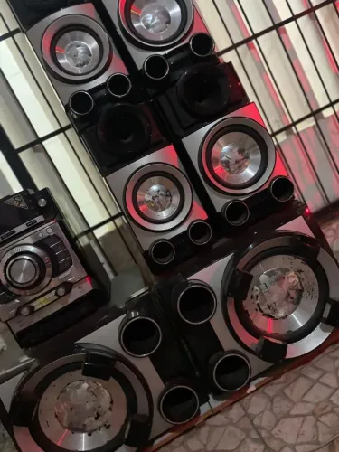 SUCATA (Som Lg cm9520)