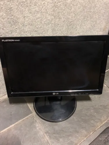 Monitor LG com Pequeno Defeito