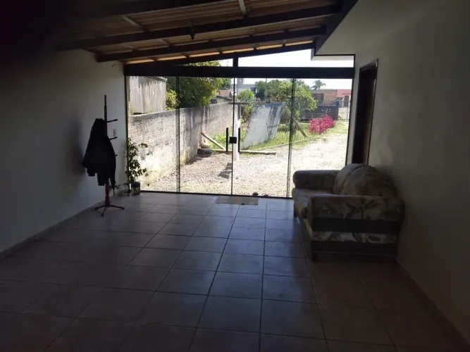 Excelente Imóvel COLOMBO Ótima Localização com duas Casas. 
