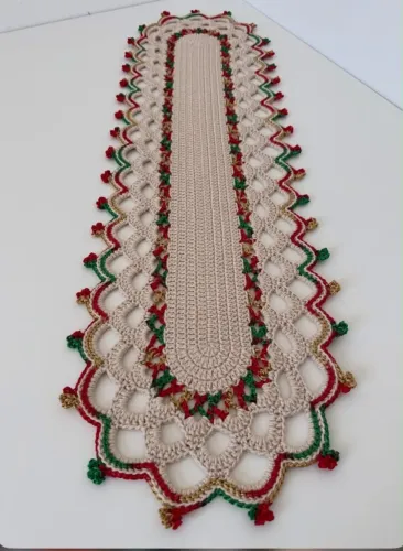 Caminho de Mesa de Natal em Crochê Artesanal
