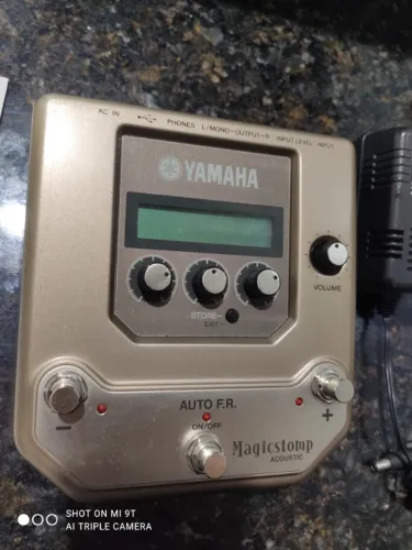 YAMAHA MAGICSTOMP ACOUSTIC - PEDALEIRA PARA VIOLÃO