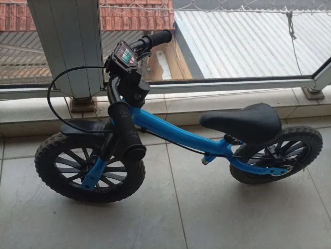 Bike de equilíbrio infantil azul