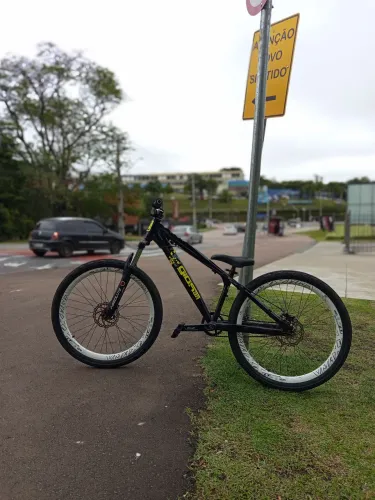 Bike Gios FRX-EVO cubo barulhento
