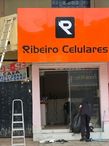 Loja de celulares montada no jardim nova esperança