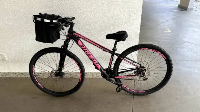 Bicicleta Dropp Z3 Aro 29 Preta e Rosa + Cesta GTS + Banco Gel