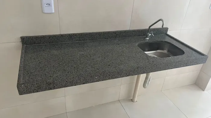 Vende-se pia de banheiro e pia de cozinha