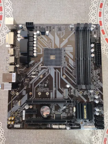 Placa Mãe Gigabyte B450M DS3H V2