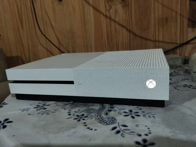 ? XBOX ONE S 1TB + NOTA FISCAL + CAIXA ORIGINAL ?