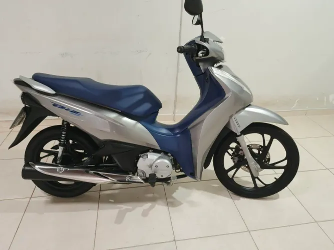HONDA BIZ 125 FLEX KM BAIXO ÚNICA DONA PNEUS E CÂMERA DE AR NOVOS