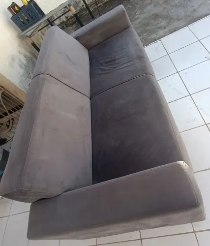 Sofá Suede Cinza Escuro -3 lugares Estrutura Perfeita!