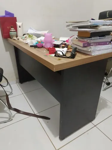 BAIXOU!!! MESA DE ESCRITÓRIO. Vender logo: 199,00 só hoje!