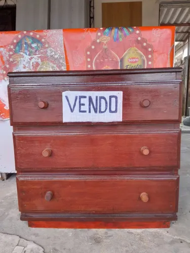 Cômoda de Madeira