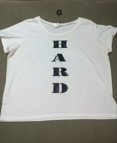 Blusa branca simples