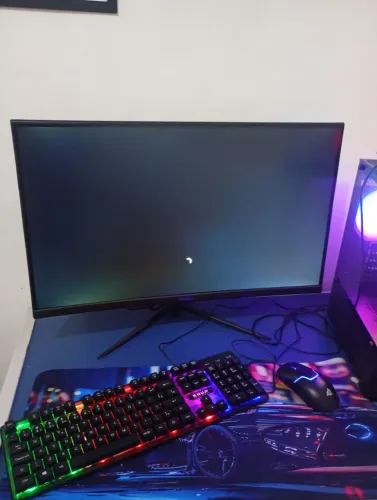 Monitor curvo 27" 240Hz NOVO