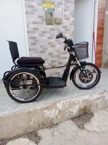 Triciclo elétrico 800 W DUOS