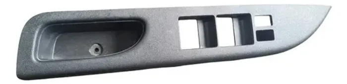 Moldura Botão Vidro Dianteiro Esquerd Nissan March 2015 2020