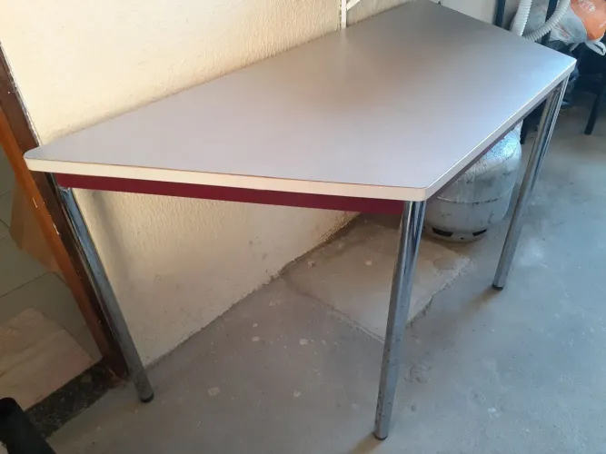 Mesa triangular