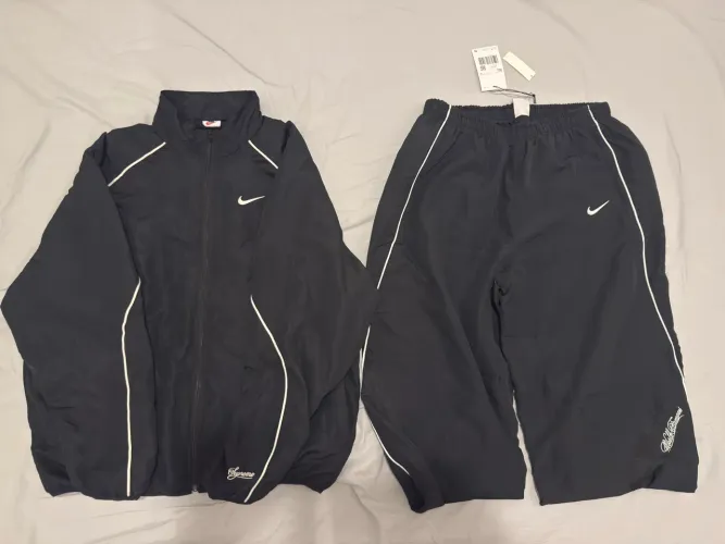 Conjunto NIke x Sup