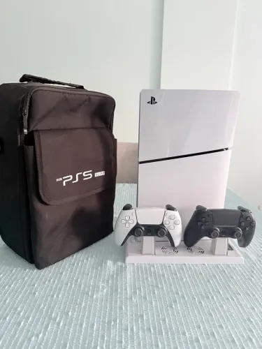 Ps5 Slim com mídia fisica + acessórios.