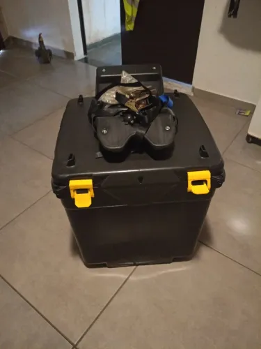 Vendo caixa moto boy 180 litros sem uso nova