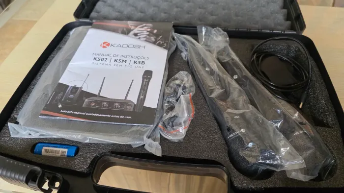 Kit Microfones sem fio Kadosh K502M impecável no estojo